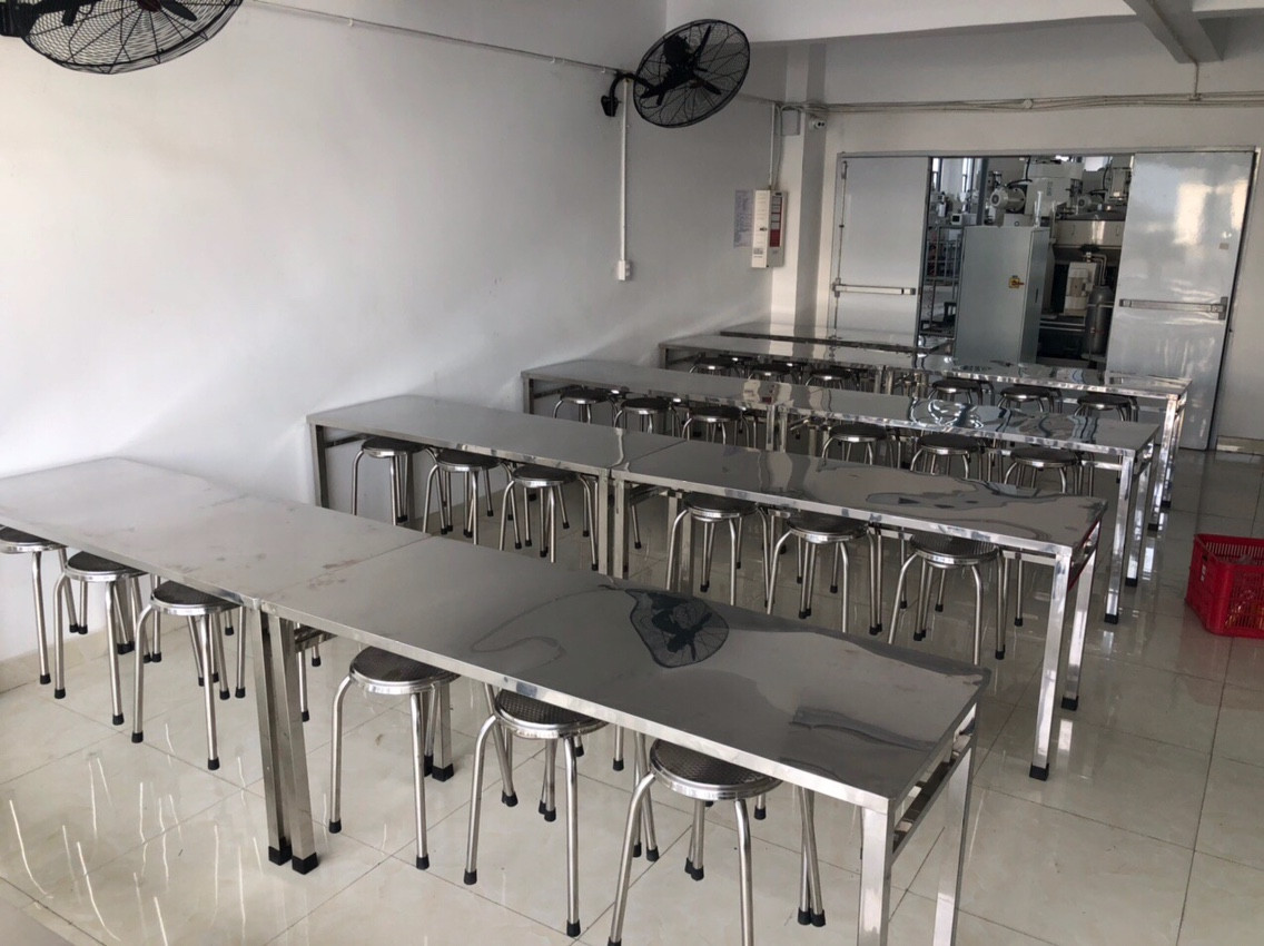 Bàn ghế ăn công nghiệp 